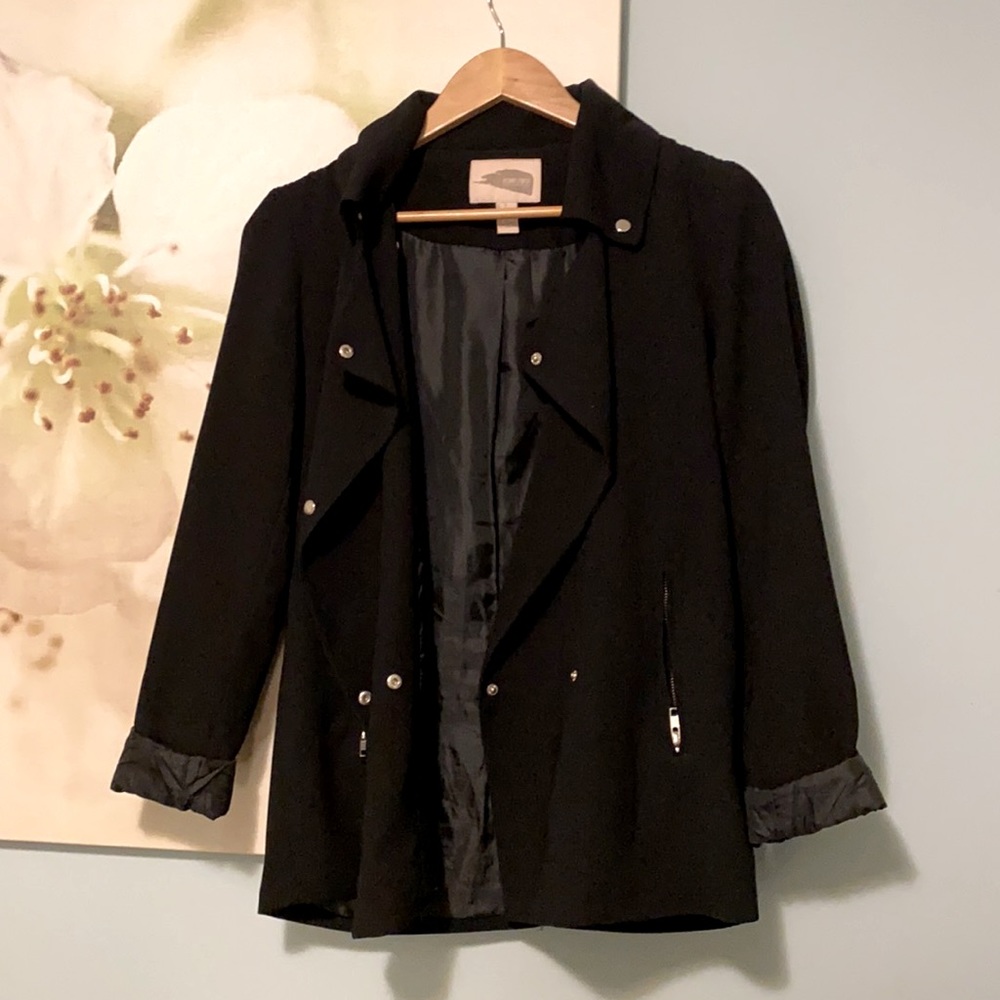 FLOWY BLACK BLAZER